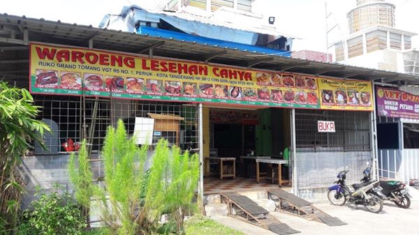 Warung Lesehan Cahya, 1. Restoran Bukit Pelayangan, 2. Rumah Makan Pondok Lauk, 3. Bambu OJU Seafood &amp; Resto, 4. Taman Santap Rumah Kayu, 5. Kampung Nirwana, 6. Warung Lesehan Cahya, 7. Gubug Makan Mang Engking, 8. RM Hj. Kokom, 9. Kampoeng Aer, 10. Waroeng Sunda