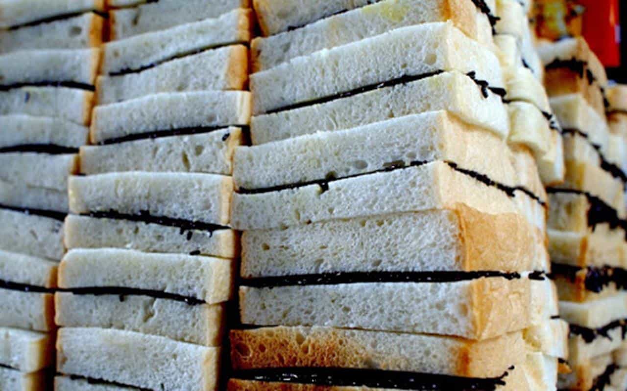 Roti Bakar Eddy Blok M, 1. Nasi Goreng Kambing Kebon Sirih, 2. Ragusa Es Italia, 3. Roti Bakar Eddy, 4. Bakmi Gang Kelinci, 5. Asinan Betawi H. Mansyur, 6. Soto Betawi Haji Husen, 7. Mie Ayam Gondangdia, 8. Restoran Trio, 9. Bubur Ayam Cikini H.R. Suleman, 10. Soto Betawi H. Ma’ruf