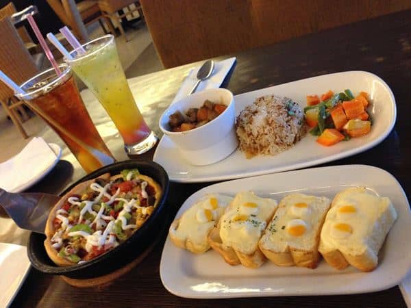 Makan Di Pizza Hut