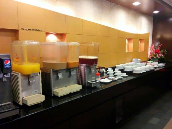 Tidak perlu pesan minuman, 1. Datang ke resepsionis atau waitress, 2. Duduk di Meja yang Ditunjukkan, 3. Ambil Makanan Secukupnya, 4. Tidak Perlu Pesan Minuman, 5. Masak Makanan Sendiri, 1. Jangan Sampai Puasa Makan, 2. Ambil Daging atau Makanan yang Paling Enak, 3. Minum Air Putih, 4. Bagi Tugas dengan Teman, 5. Jangan Merebus dan Membakar Daging Terlalu Lama, 6. Selingi Yakiniku dengan Syabu-Syabu, 7. Jangan Istirahat Terlalu Lama