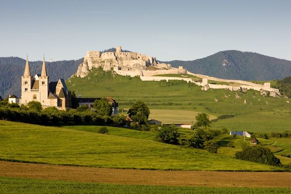 Spis Castle, 1. Benteng Keraton Buton – Indonesia, 2. Citadel of Aleppo – Suriah, 3. Edinburgh Castle – Skotlandia, 4. Chittor Fort – India, 5. Buda Castle – Hongaria, 6. Spis Castle – Slovakia, 7. Königstein Fortress – Jerman, 8. Masada – Israel, 9. Mehrangarh Fort – India, 10. Malbork Castle – Polandia