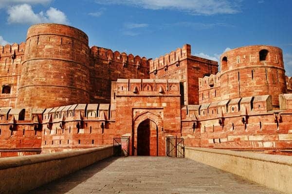 Agra Fort, 1. Taj Mahal, 2. Hawa Mahal, 3. Amer Fort, 4. Agra Fort, 5. Mecca Masjid, 6. Mehrangarh, 7. Akshardham, 8. Harmandir Sahib, 9. Shimla, 10. Ladakh