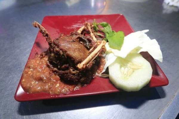 Cak Tomo Seafood Lalapan Enak di Malang, 1. Cak Tomo Seafood, 2. Warung Lamongan Cak Rie, 3. Sambel Lalapan Bang Husein, 4. Lalapan Cak Midi, 5. Warung Lalapan Galunggung Anggraini (d/h Mbak Evi), 6. Lalapan Bengkel, 7. Sambal Lalapan Cak Bejo, 8. Lalapan Belut Fresh Kalpataru, 9. Seafood & Lalapan Juara 1 Cak Khoirus, 10. Lalapan Cak Pri