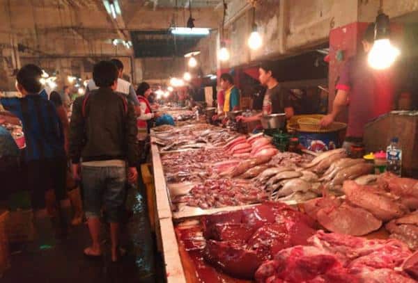 Pasar Ciroyom, 1. Pasar Kosambi, 2. Pasar Ciroyom, 3. Pasar Caringin, 4. Pasar Malam Jamika, 5. Pasar Tradisional Simpang Dago, 6. Pasar Malam Parongpong, 7. Pasar Lilin, 8. Pasar Tegalega, 9. Pasar Loak Barang Bekas Astana Anyar, 10. Pasar Sederhana