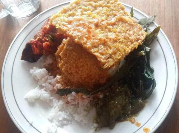 RM Boga Raso, 1. Rumah Makan Malah Dicubo, 2. Rumah Makan Padang Bu Mus, 3. Restoran Sederhana, 4. Sari Bundo, 5. Restoran Simpang Raya, 6. Rumah Makan Sabana Kapau, 7. Rumah Makan Dendeng Batokok, 8. Mitra Sederhana Pasteur, 9. Restoran Gelora Minang, 10. Rumah Makan Uni Kapau Jaya, 11. Rumah Makan Boga Raso, 12. Rumah Makan Surya Permai
