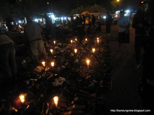 Pasar Lilin, 1. Pasar Kosambi, 2. Pasar Ciroyom, 3. Pasar Caringin, 4. Pasar Malam Jamika, 5. Pasar Tradisional Simpang Dago, 6. Pasar Malam Parongpong, 7. Pasar Lilin, 8. Pasar Tegalega, 9. Pasar Loak Barang Bekas Astana Anyar, 10. Pasar Sederhana