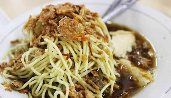 Lontong Mie Ny. Marlia, 1. Sop Buntut Depot Sari, 2. Rawon Nguling, 3. Nasi Kuning Depot Wijaya, 4. Lontong Balap Pak Gendut, 5. Nasi Pecel Bu Djoyo, 6. Sate Klopo Ondomohen Bu Asih, 7. Lontong Mie Ny. Marlia, 8. Es Krim Zangrandi, 9. Rujak Cingur Achmad Jais, 10. Cakue Peneleh