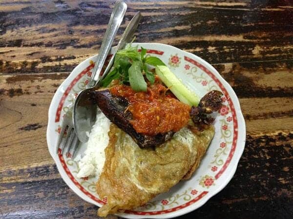 Sego Sambel Mbak Noer, 1. Penyetan Bang Ali, 2. Depot Ai Doho, 3. Sego Sambel Mbak Noer, 4. Depot Gito, 5. Warung Bu Kris, 6. Spesial Belut Surabaya H. Poer, 7. Padin Bu Dewi Achmad, 8. Warung Leko, 9. Pecel Lele Cak Di Nganjuk