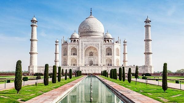 Taj Mahal Tempat Wisata di India, 1. Taj Mahal, 2. Hawa Mahal, 3. Amer Fort, 4. Agra Fort, 5. Mecca Masjid, 6. Mehrangarh, 7. Akshardham, 8. Harmandir Sahib, 9. Shimla, 10. Ladakh