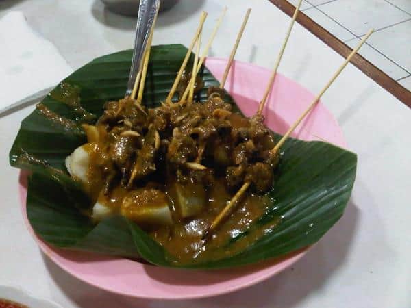 Rumah Makan Padang Bu Mus, 1. Restoran Sederhana, 2. Rumah Makan Padang Bu Mus, 3. Sate Padang MJ, 4. Sate Padang Inyiak Datuak Cabang Bukittinggi, 5. Sate Padang Serasi, 6. Sate Padang Badano, 7. Sate Padang Pak Datuk, 8. Sate Padang Turangga, 9. Sate Padang Khas Dangung-Dangung, 10. Sate Padang Jaso Kawan