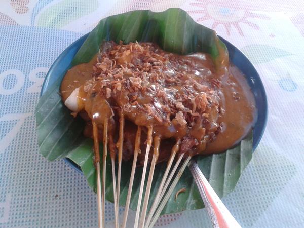 Sate Padang Serasi, 1. Restoran Sederhana, 2. Rumah Makan Padang Bu Mus, 3. Sate Padang MJ, 4. Sate Padang Inyiak Datuak Cabang Bukittinggi, 5. Sate Padang Serasi, 6. Sate Padang Badano, 7. Sate Padang Pak Datuk, 8. Sate Padang Turangga, 9. Sate Padang Khas Dangung-Dangung, 10. Sate Padang Jaso Kawan
