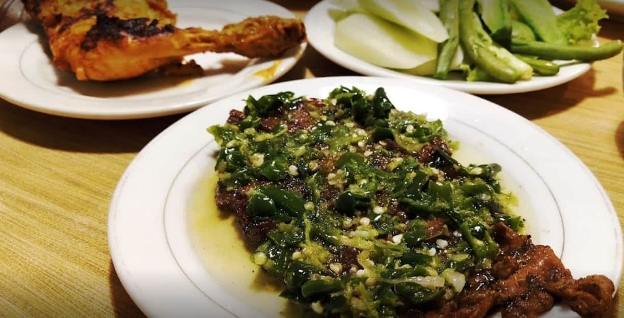 dendeng batokok dago, 1. Rumah Makan Malah Dicubo, 2. Rumah Makan Padang Bu Mus, 3. Restoran Sederhana, 4. Sari Bundo, 5. Restoran Simpang Raya, 6. Rumah Makan Sabana Kapau, 7. Rumah Makan Dendeng Batokok, 8. Mitra Sederhana Pasteur, 9. Restoran Gelora Minang, 10. Rumah Makan Uni Kapau Jaya, 11. Rumah Makan Boga Raso, 12. Rumah Makan Surya Permai