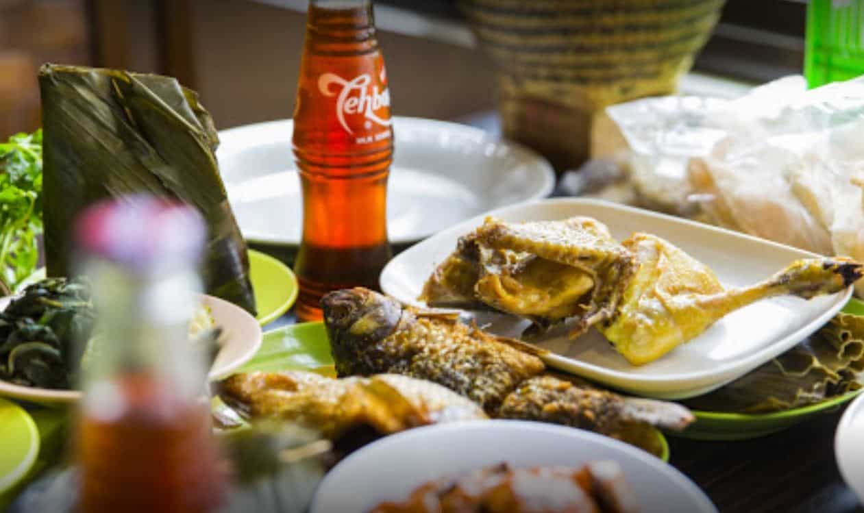 ibu haji cijantung cimahi, 1. Ampera Cibabat, 2. Rumah Makan Kiambang Raya, 3. RM. Ibu Haji Cijantung, 4. Rumah Makan Ciganea Baros, 5. Kafe Cabin Truck, 6. Rumah Makan Mirasa, 7. The Casturi Cafe &amp; Resto, 8. Bebek Salero, 9. Ayam KQ5, 10. Warung Nasi khas Sunda Laksana