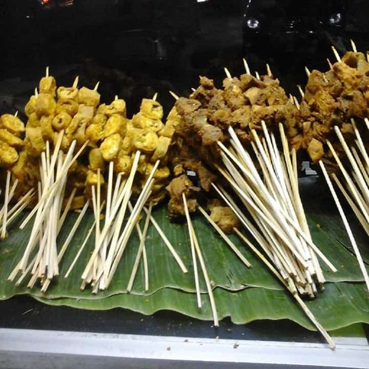 1. Restoran Sederhana, 2. Rumah Makan Padang Bu Mus, 3. Sate Padang MJ, 4. Sate Padang Inyiak Datuak Cabang Bukittinggi, 5. Sate Padang Serasi, 6. Sate Padang Badano, 7. Sate Padang Pak Datuk, 8. Sate Padang Turangga, 9. Sate Padang Khas Dangung-Dangung, 10. Sate Padang Jaso Kawan
