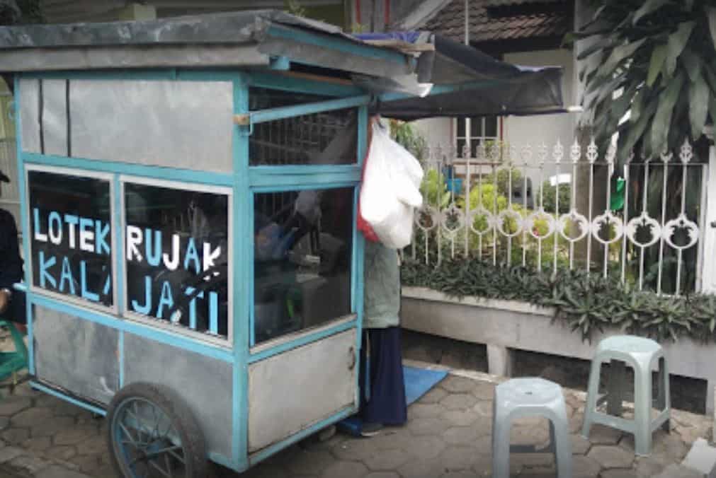 lotek kalijati, 1. Lotek Mahmud, 2. Lotek Kalipah Apo, 3. Warung Lotek Macan, 4. Gado-gado Tengku Angkasa, 5. Lotek Ramdhan, 6. Lotek Ma Umah, 7. Lotek &amp; Es Cendol Alkateri, 8. Lotek Kalijati, 9. Lotek Cihapit Ibu Siti, 10. Lotek Tjihapit