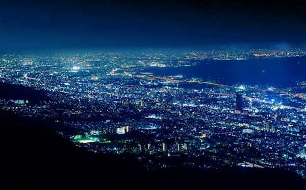 Puncak Bintang, 1. Monumen Perjuangan Rakyat Jawa Barat, 2. Alun-alun Bandung, 3. Puncak Bintang, 4. Jalan Braga, 5. Kawasan Wisata Lembang, 6. Lapangan Gasibu (Gedung Sate), 7. Daerah Ciumbuleuit, 8. Lapangan Tegalega, 9. Tempat Penginapan/Hotel/Villa, 10. Paket New Year's Eve Hotel