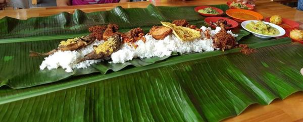 Rumah Makan Ciganea Baros, 1. Ampera Cibabat, 2. Rumah Makan Kiambang Raya, 3. RM. Ibu Haji Cijantung, 4. Rumah Makan Ciganea Baros, 5. Kafe Cabin Truck, 6. Rumah Makan Mirasa, 7. The Casturi Cafe &amp; Resto, 8. Bebek Salero, 9. Ayam KQ5, 10. Warung Nasi khas Sunda Laksana