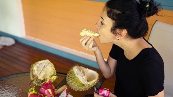 Makan Durian Manfaat Durian, 1. Pilih Transportasi Murah untuk Menuju Ke Bromo, 2. Tidak Bingung Saat Sampai Di Bromo, 3. Cari Penginapan Murah, 4. Pertimbangkan untuk Menyewa Jeep, 5. Tidak Perlu Khawatir Soal Makanan, 6. Jangan Ragu untuk Jalan Kaki, 7. Kunjungi Spot Menarik Di Gunung Bromo, 8. Bawa Baju Hangat dan Perlengkapannya, 9. Selalu Sedia Uang Tunai, 10. Bawa Perlengkapan Fotografi