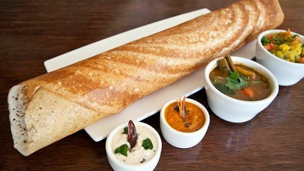 Dosa, 1. Ayam Tandoori, 2. Biryani, 4. Tikka Masala, 6. Kati Roll, 7. Papri Chaat, 8. Pakora, 9. Butter Chicken, 10. Malai Kofta