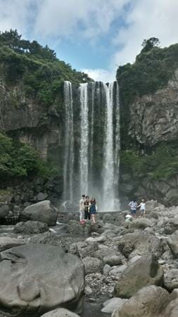 Jeongbang Falls, 1. Seongsan Ilchulbong, 2. Cheonjiyeon Falls, 3. Jeongbang Falls, 4. Cheonjeyeon Falls, 5. Seonimgyo Bridge, 6. Cheonjeru Tower, 7. Saeyeongyo Bridge, 8. Yongduam Rock, 9. Teddy Bear Museum
