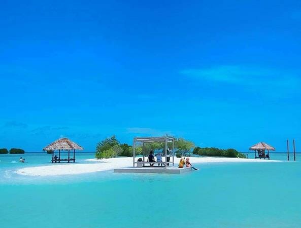 Pulau Pari, 1. Pulau Macan, 2. Pulau Ayer, 3. Pulau Bira, 4. Pulau Putri, 5. Pulau Pari, 6. Pulau Onrust, 7. Pulau Semak Daun, 8. Pulau Tidung, 9. Pulau Perak, 10. Pulau Sepa