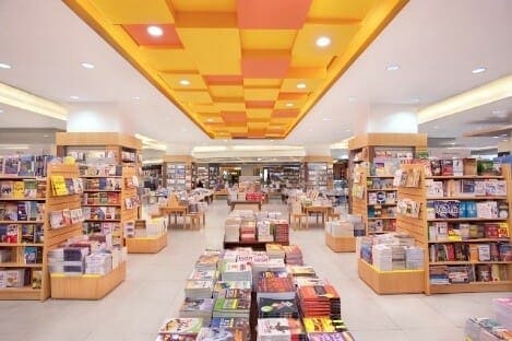 1. Taman Pintar Book Store, 2. Kebun Bibi, 3. The Lucky Boomerang Bookshop, 4. Social Agency Baru, 5. Kios Buku Terban, 6. Toko Buku Tiga Serangkai, 7. Toko Buku Raja Murah, 8. Toko Buku Menara Kudus, 9. Periplus, 10. Gramedia