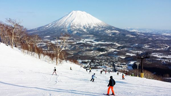 Niseko, 1. Washington, Amerika Serikat, 2. Salzburg, Austria, 3. Bavarian Alps, Jerman, 4. Zermatt, Swiss, 5. Amsterdam, Belanda, 6. Uludağ, Turki, 7. Niseko, Jepang, 8. Yellow Mountains, Cina, 9. Queenstown, Selandia Baru, 10. Quebec, Kanada