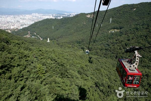 Apsan Daegu, 1. Taman Apsan Daegu, 2. Kuil Donghwasa, 3. Pasar Seomun, 4. Daegu Arboretum, 5. E-World, 6. Taman Daegu Duryu, 7. Daegu Yangnyeongsi Museum of Oriental Medicine, 8. Museum Seni Daegu, 9. Museum Nasional Daegu, 10. The ARC Cultural Center