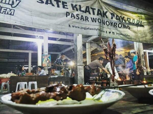 1. Gudeg Yu Djum , 2. Mi Ayam Bu Tumini, 3. Saoto Bathok Mbah Katro, 4. Sate Klatak Pak Bari, 5. Mangut Lele Mbah Marto, 6. Sego Pecel Bu Wiryo, 7. Bakmi Jawa Mbah Mo, 8. Angkringan Kopi Jos Lik Man, 9. Wedang Ronde Mbah Payem, 10. Jenang Lempuyangan Bu Gesti