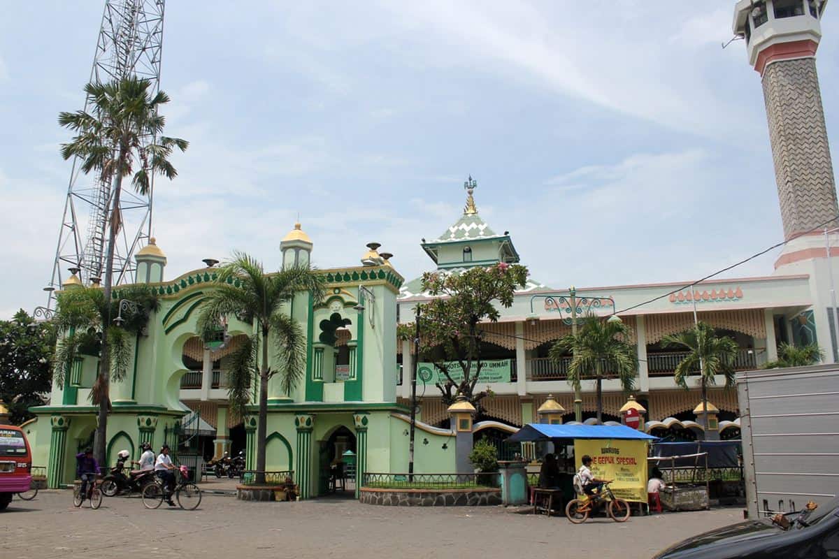 Masjid Kauman Semarang, 1. Masjid Kauman Semarang, 2. Lawang Sewu, 3. Kantor Pos Besar Semarang, 4. Kota Lama Semarang, 5. Klenteng Sam Poo Kong, 6. Gereja Blenduk, 7. Gedung Kesenian Sobokartti, 8. Gedung Marba, 9. Gedung Marabunta, 10. Masjid Layur Semarang
