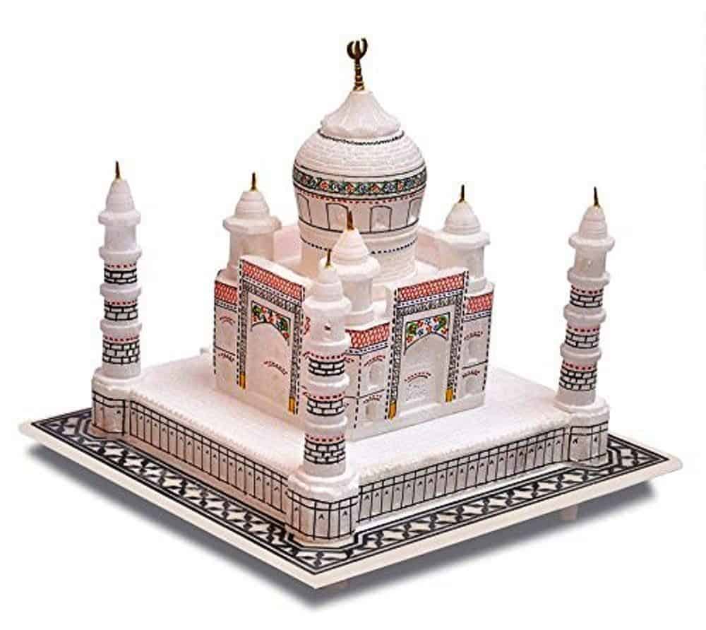 Miniatur Taj Mahal, 1. Kain Sari, 2. Miniatur Taj Mahal, 3. Teh India, 4. Sepatu Mojari, 5. Laddu, 6. Halwa, 7. Gelang India, 8. Tas Etnik India
