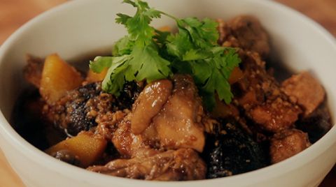 Ayam Pongteh, 1. Nasi Lemak, 2. Asam Laksa Penang, 3. Ayam Percik, 4. Ayam Pongteh, 5. Palak Paneer, 6. Makanan Cepat Saji, 7. Makanan di Budget Restaurant, 8. Makanan di Restoran Kelas Menengah