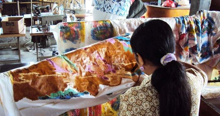 Batik Galuh, 1. Kacang Disco, 2. Buah Wani, 3. Pie Susu, 4. Lapis Legit Harum Bali, 5. Pia Legong, 6. Batik Galuh