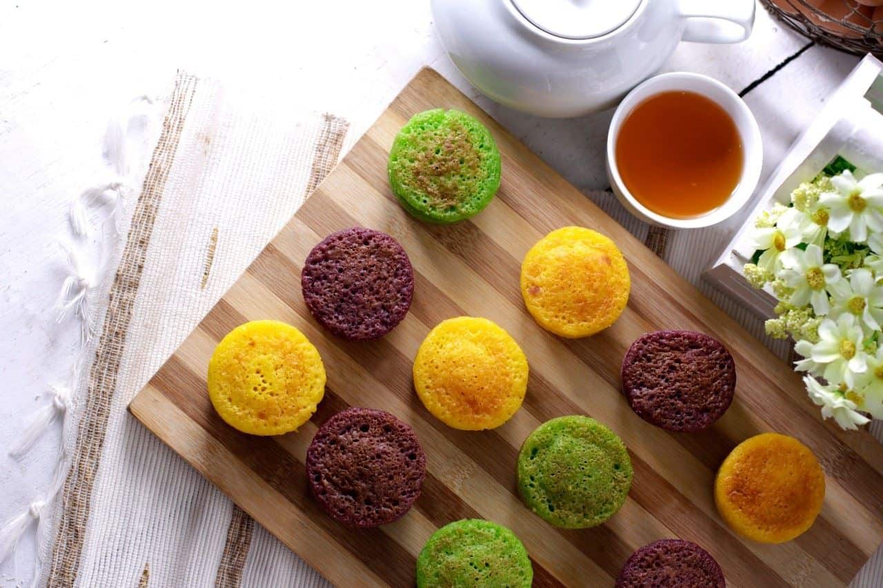 Bika Bogo, 1. Talas Bogor, 2. Asinan Khas Bogor, 3. Papapia, 4. Bika Bogor, 5. Roti Unyil, 6. Strudel Bogor, 7. Lapis Talas, 8. Keripik Talas, 9. Pie Talas, 10. Makaroni Panggang
