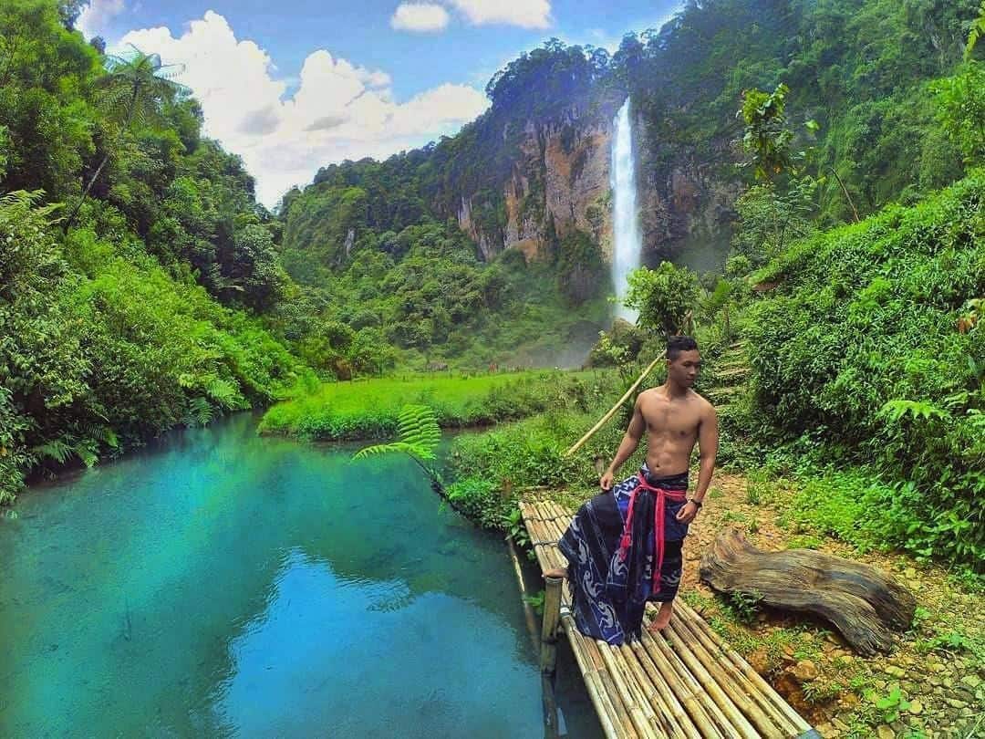 Instagram, 1. Curug Citambur, 2. Curug Dadali, 3. Curug Cikondang, 4. Curug Cibeureum, 5. Curug Dengdeng, 6. Curug Ciastana, 7. Curug Ngebul, 8. Curug Ciismun, 9. Curug Kubang, 10. Curug Walanda