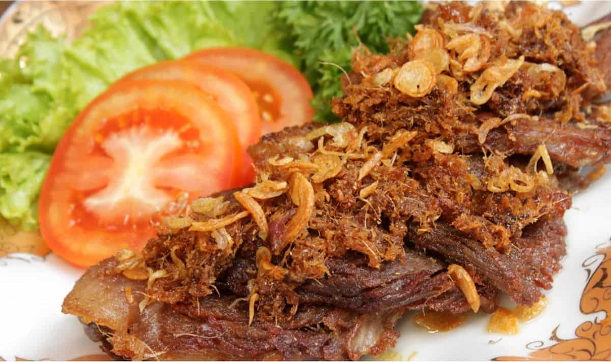 Dendeng Gepuk, 1. Sagon, 2. Manisan Carica, 3. Opak Singkong Dieng Wonosobo, 4. Purwaceng, 5. Dendeng Gepuk, 6. Terong Belanda, 7. Kacang Dieng, 8. Mi Ongklok