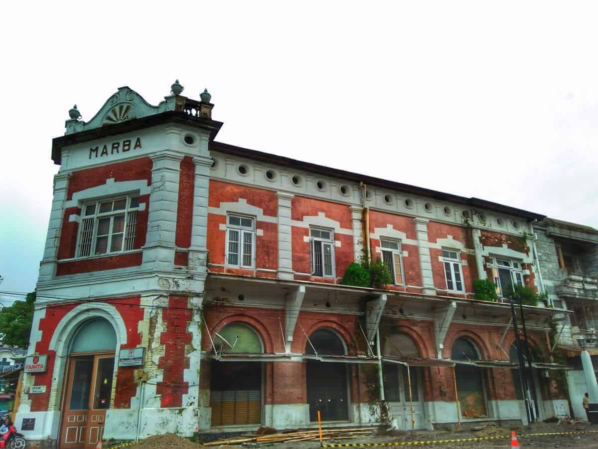 Gedung Marba, 1. Masjid Kauman Semarang, 2. Lawang Sewu, 3. Kantor Pos Besar Semarang, 4. Kota Lama Semarang, 5. Klenteng Sam Poo Kong, 6. Gereja Blenduk, 7. Gedung Kesenian Sobokartti, 8. Gedung Marba, 9. Gedung Marabunta, 10. Masjid Layur Semarang