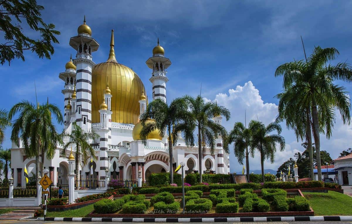 Kuala Kangsar, 1. Kepulauan Perhentian, 2. Melaka, 3. Penang, 4. Lembah Danum, Sabah, 5. Taman Nasional Taman Negara, 6. Tanah Tinggi Cameron, 7. Kuala Kangsar, 8. Gua Batu, Selangor