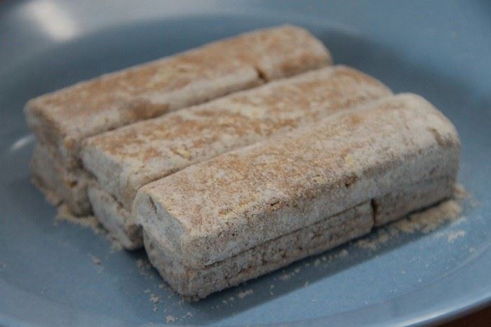 Kue Geplak, 1. Roti Buaya, 2. Kue Semprong, 3. Kue Geplak, 4. Dodol Betawi, 5. Bir Pletok, 6. Kebaya Encim Betawi