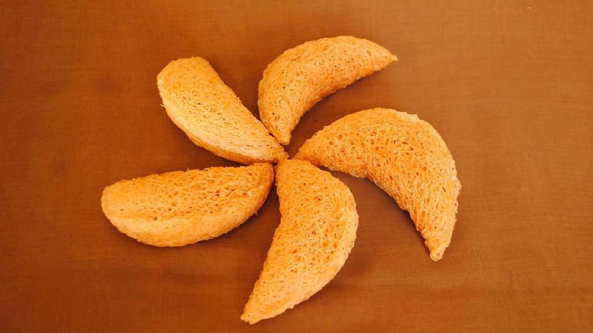 Kue Keukarah, 1. Ayam Tangkap, 2. Dendeng Aceh, 3. Kopi Aceh, 4. Kue Bhoi, 5. Kue Keukarah, 6. Bros Aceh, 7. Kopiah