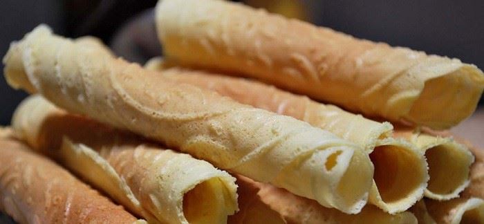 Kue Semprong, 1. Roti Buaya, 2. Kue Semprong, 3. Kue Geplak, 4. Dodol Betawi, 5. Bir Pletok, 6. Kebaya Encim Betawi