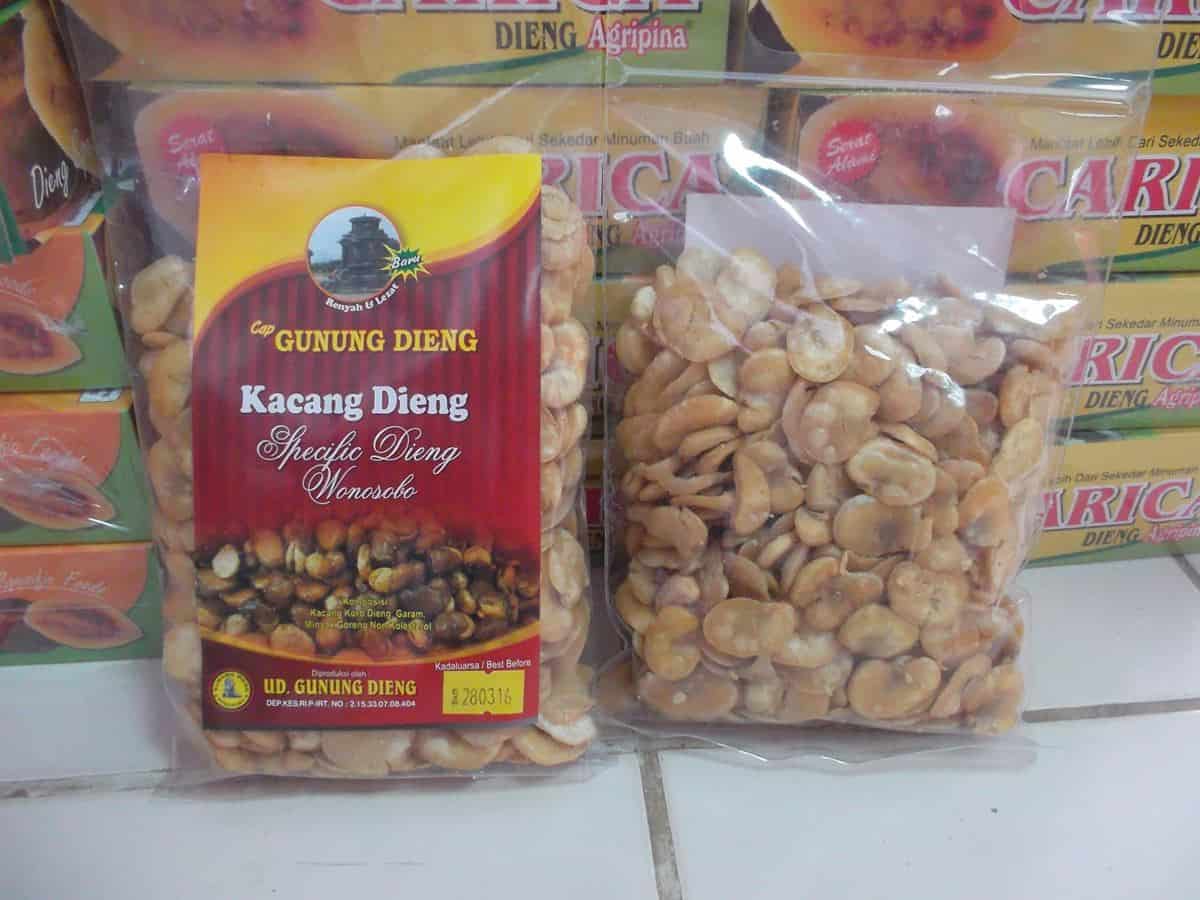 Kacang Dieng, 1. Sagon, 2. Manisan Carica, 3. Opak Singkong Dieng Wonosobo, 4. Purwaceng, 5. Dendeng Gepuk, 6. Terong Belanda, 7. Kacang Dieng, 8. Mi Ongklok