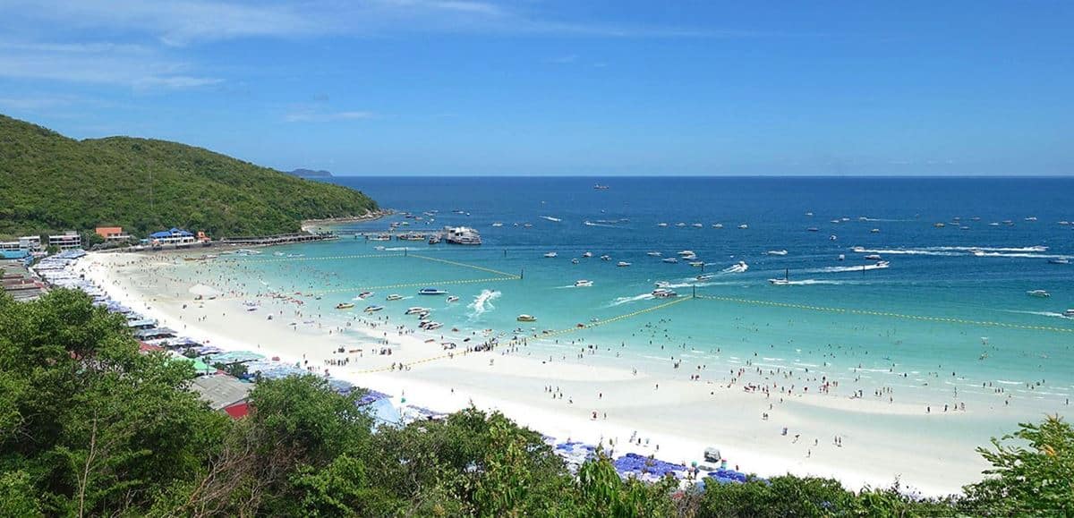 Koh Larn, 1. Kebun Raya Tropis Nong Nooch, 2. Sanctuary of Truth, 3. Wat Phra Khao Yai, 4. Taman TreeTop Adventure, 5. Four Regions Floating Market, 6. Koh Larn (Pulau Karang), 7. Wat Yansangwararam, 8. Pantai Pattaya
