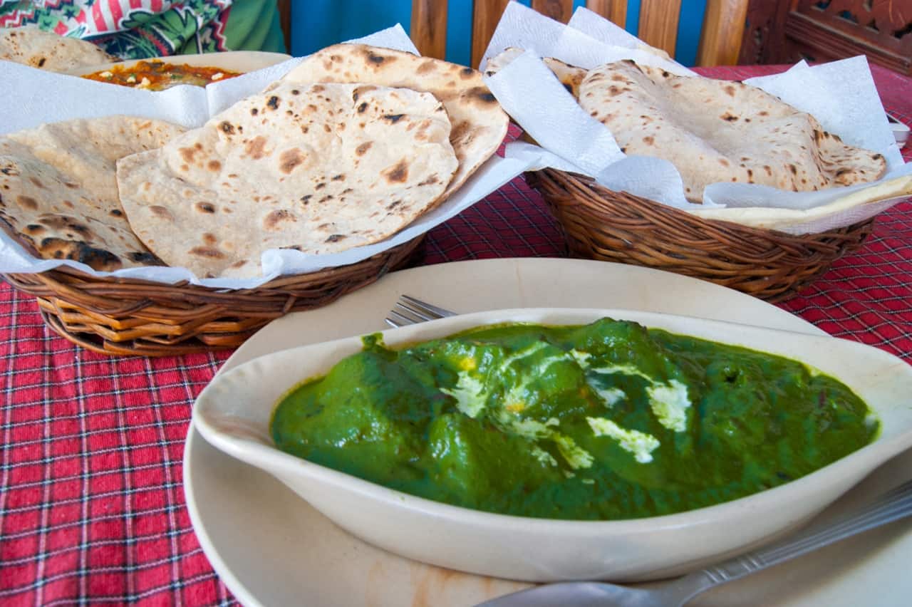 Palak Paneer, 1. Nasi Lemak, 2. Asam Laksa Penang, 3. Ayam Percik, 4. Ayam Pongteh, 5. Palak Paneer, 6. Makanan Cepat Saji, 7. Makanan di Budget Restaurant, 8. Makanan di Restoran Kelas Menengah
