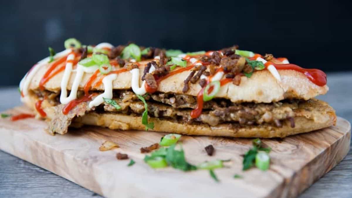 Roti John, 1. Cokelat Beryl’s, 2. Naraya Oat Choco, 3. Rocky Choco, 4. Lot 100 Sour+, 5. Roti John, 6. Keropok Lekor