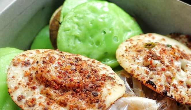 Surabi-Kinca-Suji, 1. Surabi Waroeng Setiabudhi, 2. Surabi Durian Geboy, 3. Surabi Cihapit, 4. Pondok Surabi, 5. Surabi Kinca Suji, 6. Surabi Radja, 7. Surabi Sukur, 8. Raja Surabi Bandung, 9. Surabi Imut, 10. Soerabi Pa'Is