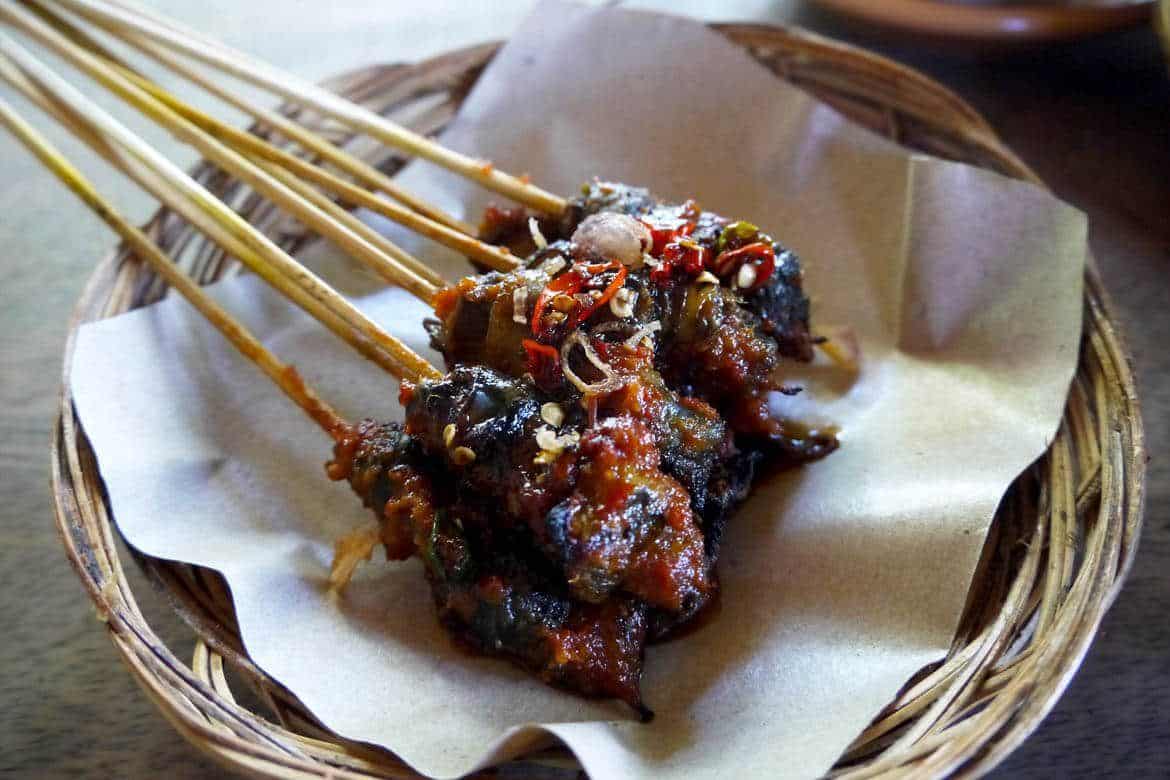 Sate Kakul, 1. Nasi Jinggo/Jenggo, 2. Sate Plecing, 3. Nasi Tepeng, 4. Tum Ayam, 5. Sate Kakul