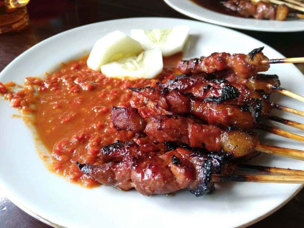 Sate Plecing, 1. Nasi Jinggo/Jenggo, 2. Sate Plecing, 3. Nasi Tepeng, 4. Tum Ayam, 5. Sate Kakul