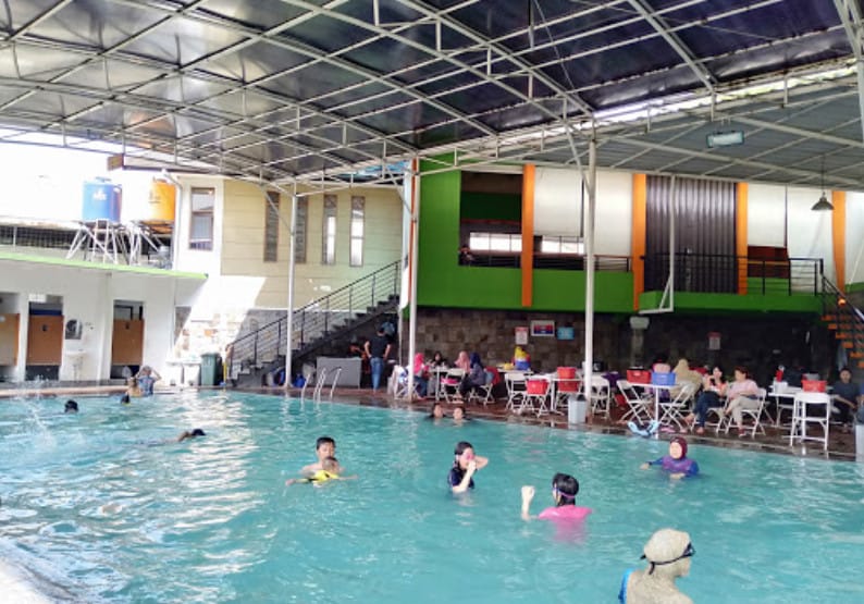 Surya Sport Center, 1. Batununggal Indah Club, 2. Kolam Renang Bukit Cipaku, 3. Sampoerna Sport Club, 4. Kolam Renang Muslimah Arcamanik, 5. Kolam Renang Tirta Mulya, 6. Kolam Renang Setiabudi Regency, 7. Koni Jawa Barat Kolam Prestasi, 8. Surya Sport Center