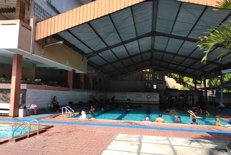Kolam Renang Bukit Cipaku, 1. Batununggal Indah Club, 2. Kolam Renang Bukit Cipaku, 3. Sampoerna Sport Club, 4. Kolam Renang Muslimah Arcamanik, 5. Kolam Renang Tirta Mulya, 6. Kolam Renang Setiabudi Regency, 7. Koni Jawa Barat Kolam Prestasi, 8. Surya Sport Center